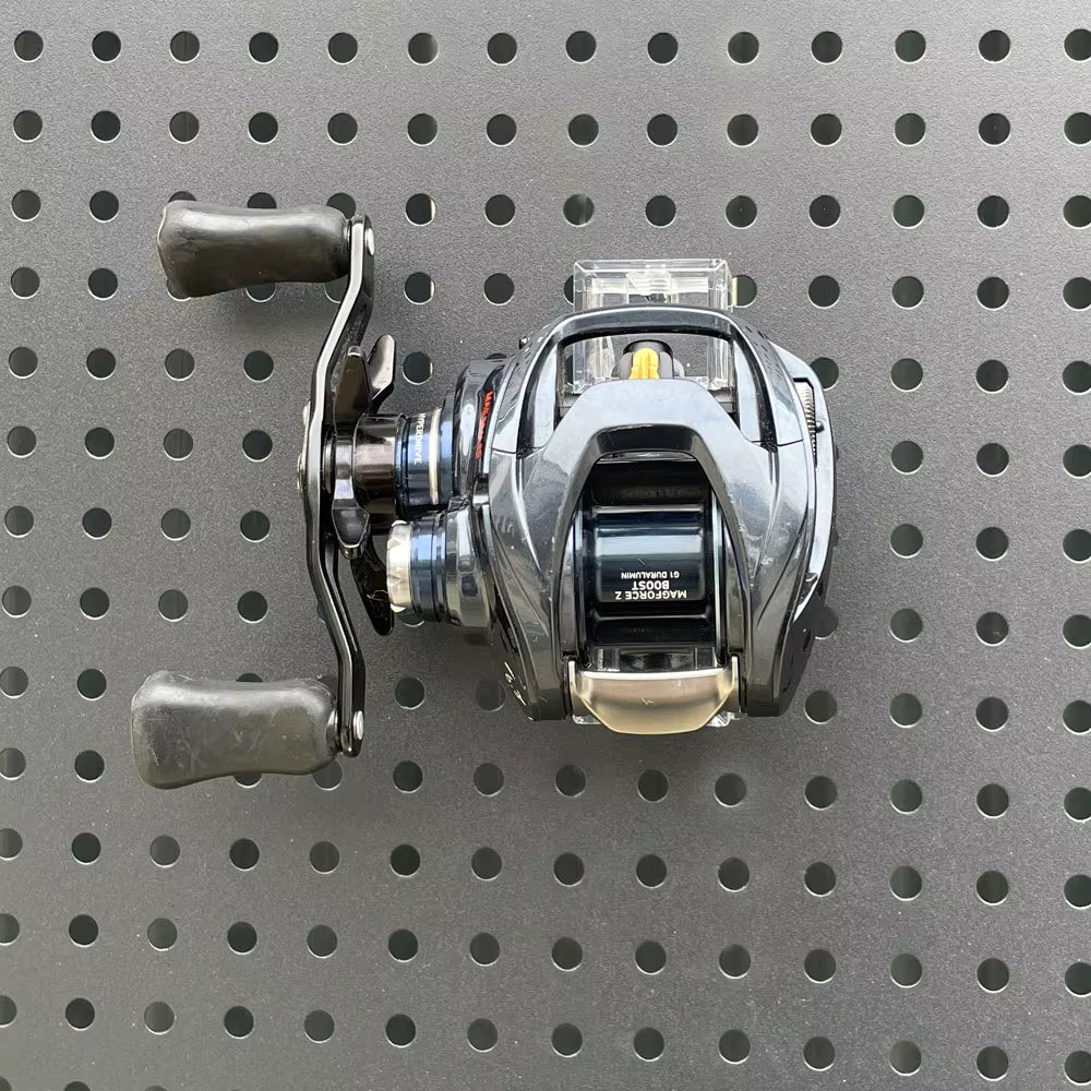 Wall-Mounted Fishing Reel Organizer – Pegboard Rack for Baitcasting & Fly Reel Collection